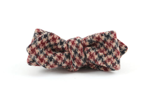 Wool Houndstooth Point Bow Tie