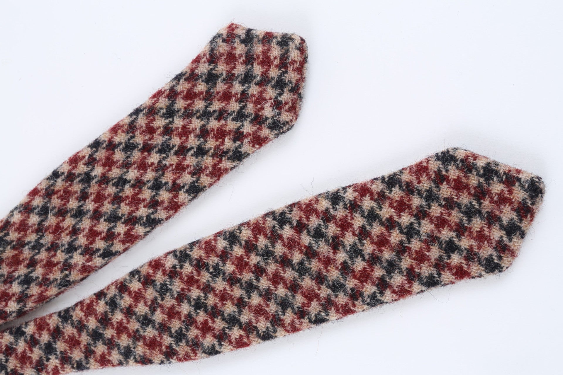Wool Houndstooth Point Bow Tie